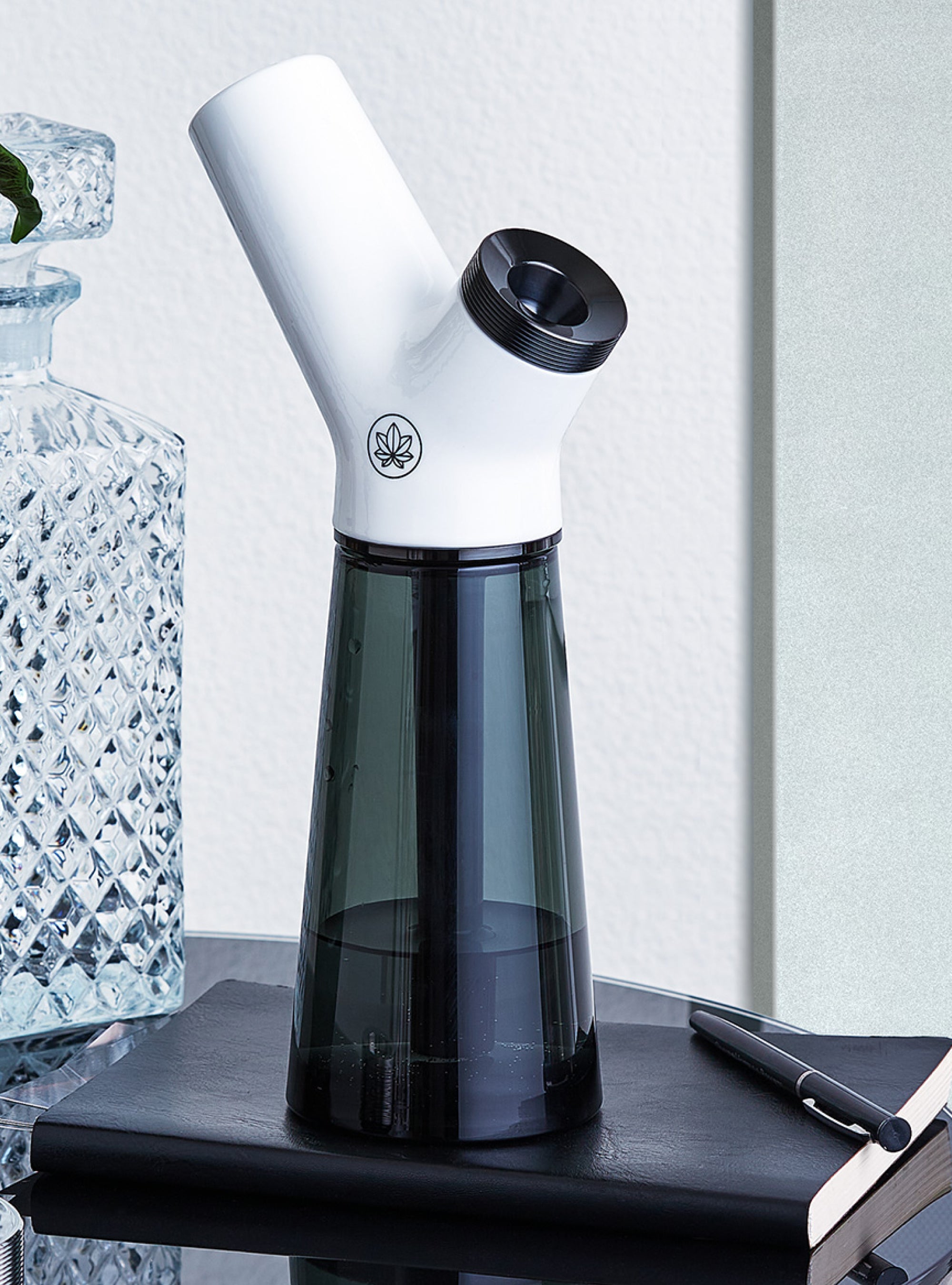 Waterpipe <p>11 | White-Black</p>