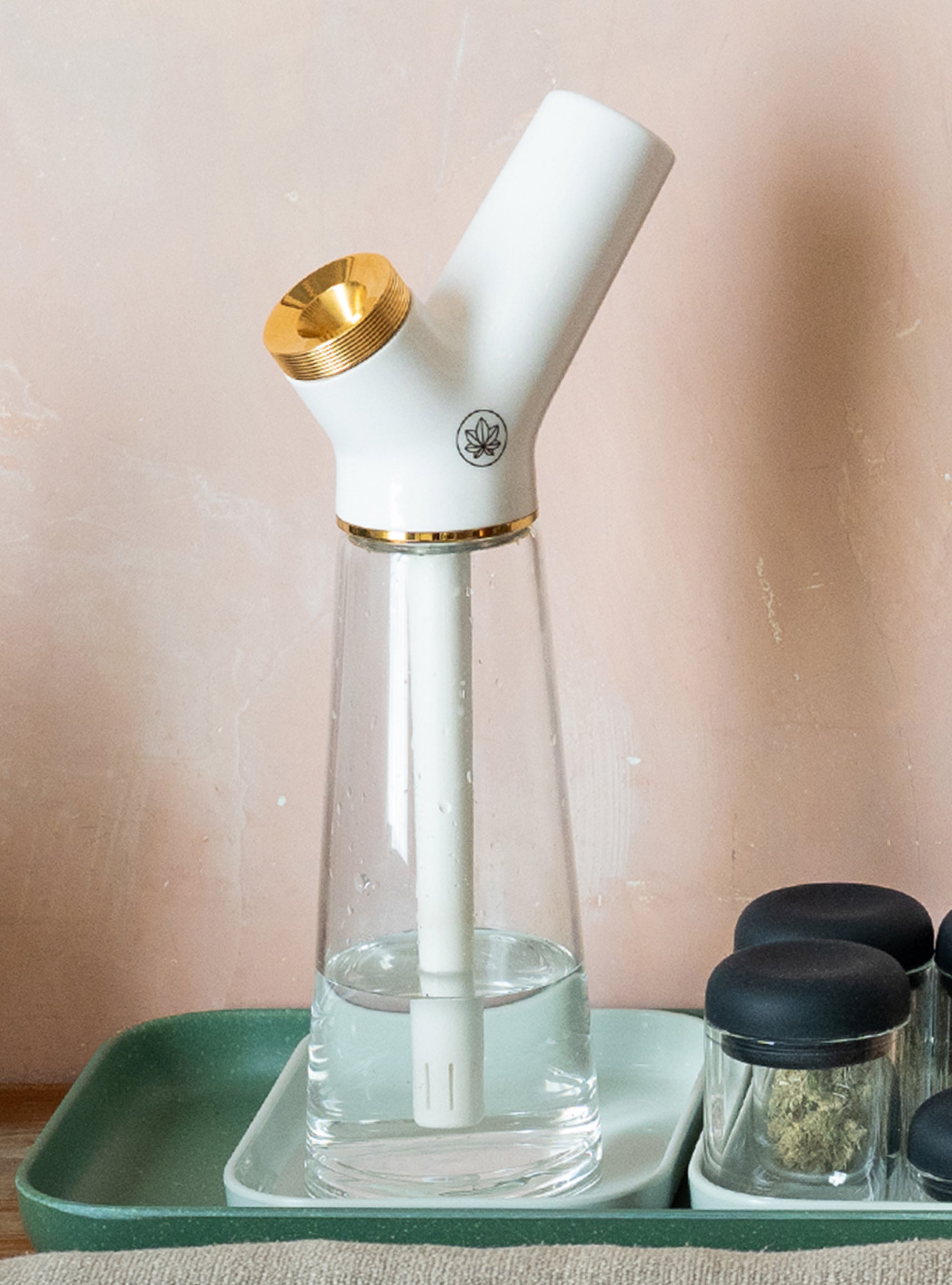 Waterpipe <p>13 | White-Gold</p>